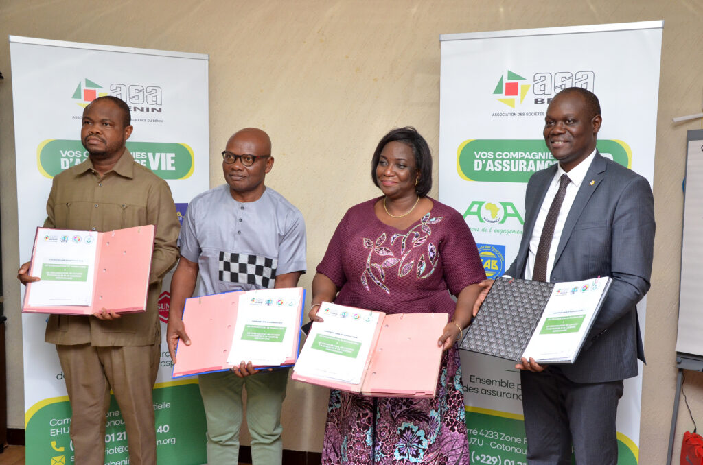 Pharmaciens et assureurs unissent leurs forces autour d’une convention-cadre à Cotonou